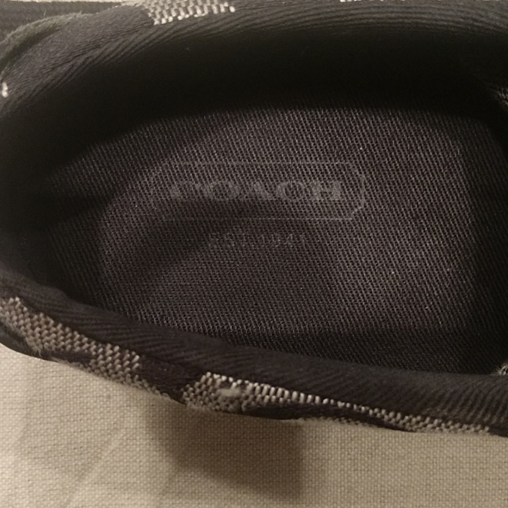 Shoes - Picture 5 of 5